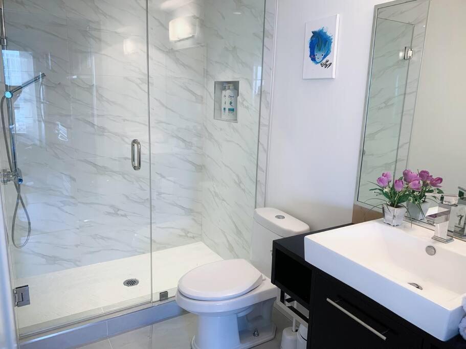 Downtown 3Br/2Ba+Views+Skytrain+Free Parking Vancouver Exterior foto