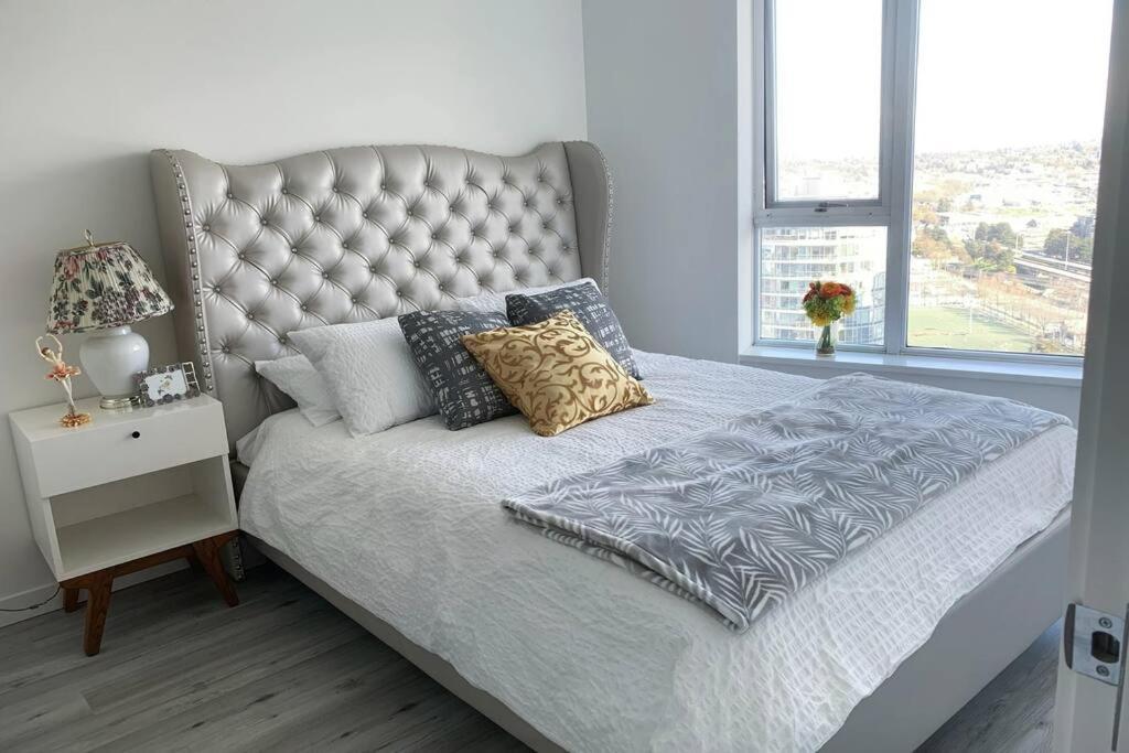 Downtown 3Br/2Ba+Views+Skytrain+Free Parking Vancouver Exterior foto